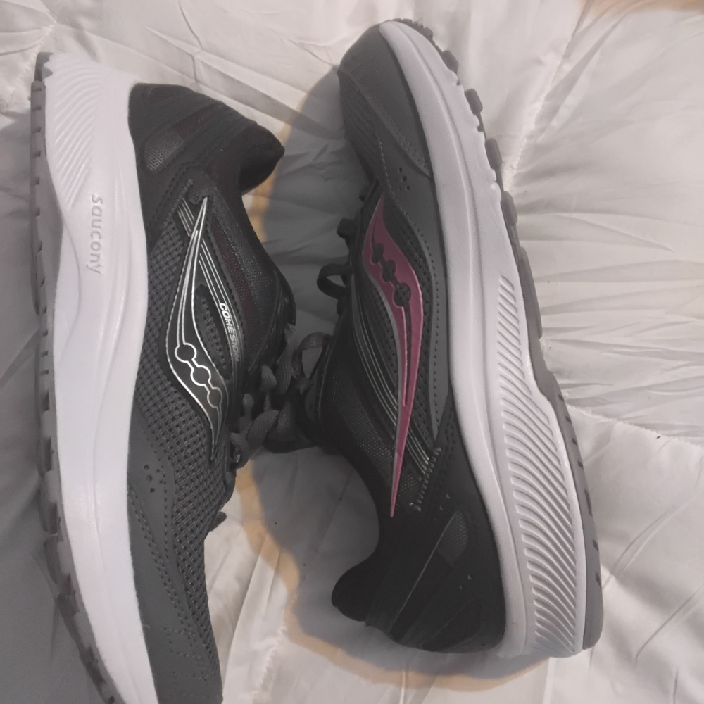 Saucony Women's Cohesion 15 Dark Gray and Pink Athletic Running Shoes 10.5W